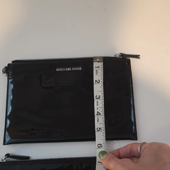 Michael Kors Wristlet Clutch Set Patent Black + Clear Logo Pouch Interchangeable - Picture 7 of 7